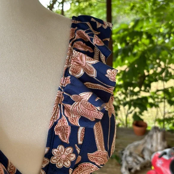 CupShe Blue Floral One piece Swimsuit XS ruffled v neckline lace up back NWT - Picture 3 of 8